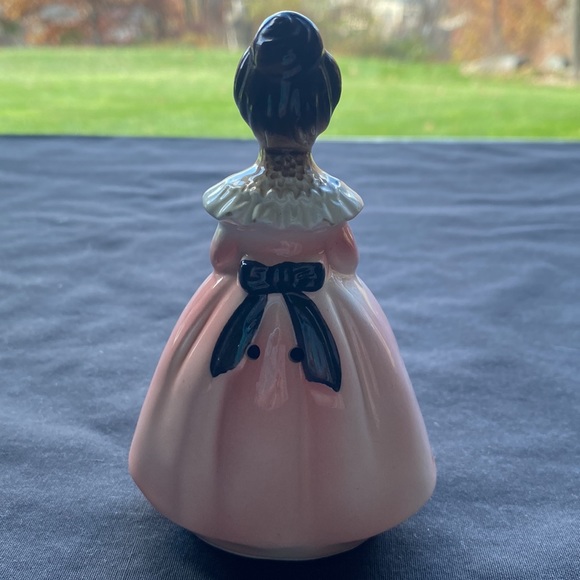 Vintage Salt Pepper Shaker Praying Lady - Picture 2 of 4